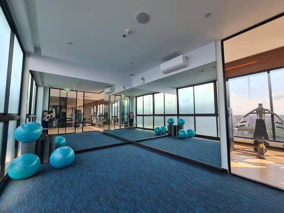 צ'יאנג מאי Astra Sky River High Floor,3 Bedrooms 97㎡ 山景房带浴缸 מראה חיצוני תמונה