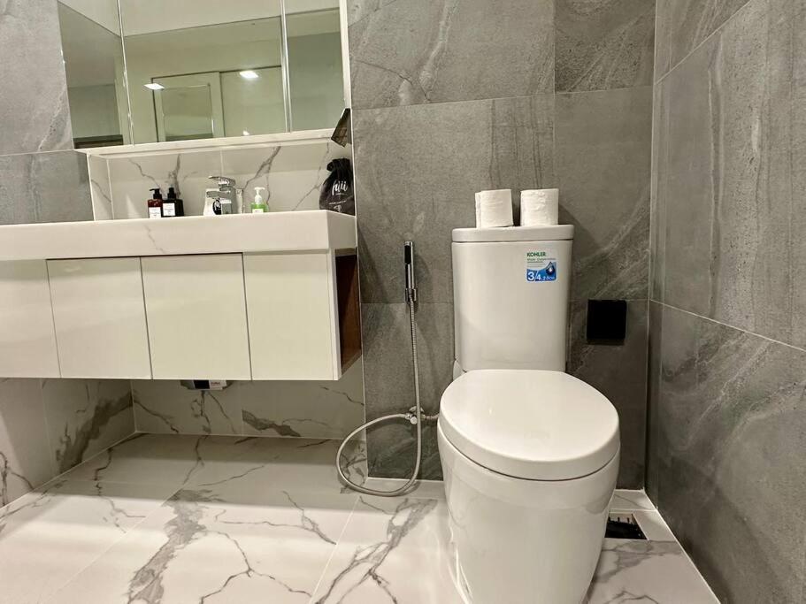 צ'יאנג מאי Astra Sky River High Floor,3 Bedrooms 97㎡ 山景房带浴缸 מראה חיצוני תמונה